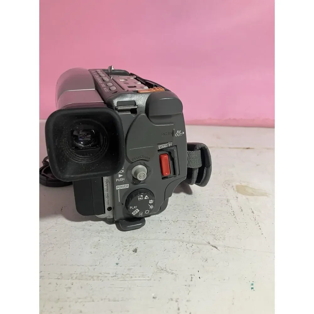 Canon ES 60 Vintage Handheld Video Camera No Charger Digital 700× (PARTS ONLY)